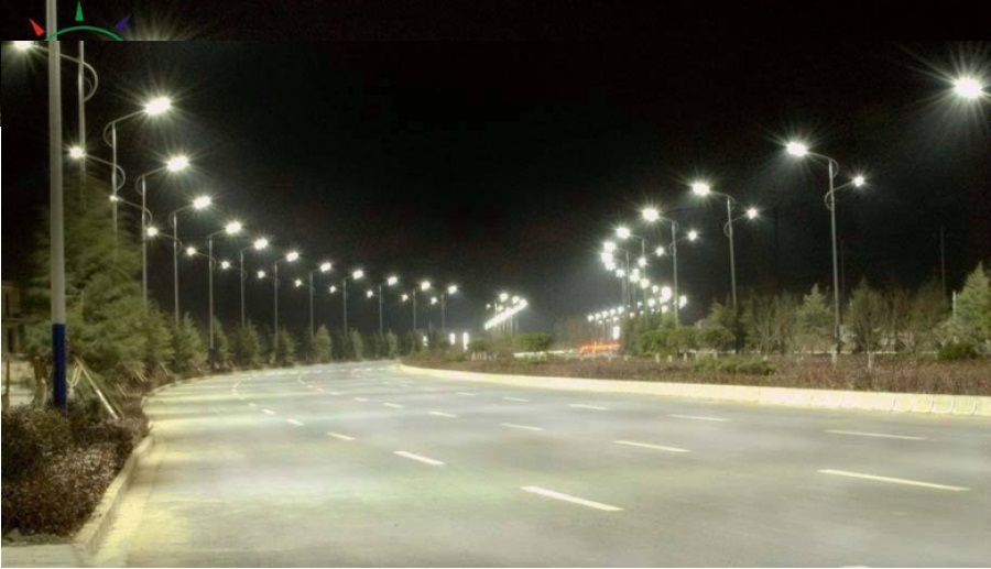 Un esempio di illuminazione pubblica stradale con lampioni led a basso consumo (foto tratta dal web)